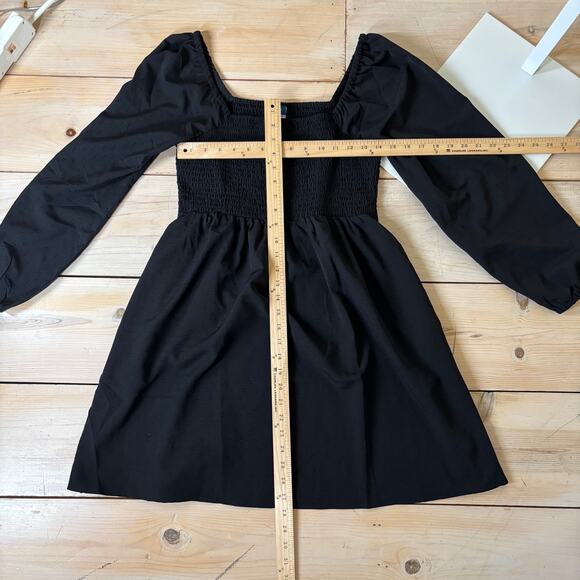Old Navy NWOT Women's Black Smocked Textured Mini Dress Size M - Picture 6 of 6